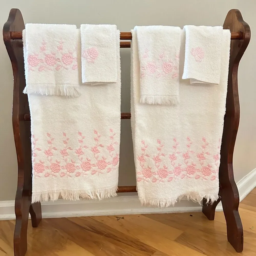 Vintage Dundee Towel Set Pink Embroidered Roses Fringe 6 Pc Bath Hand Washcloths